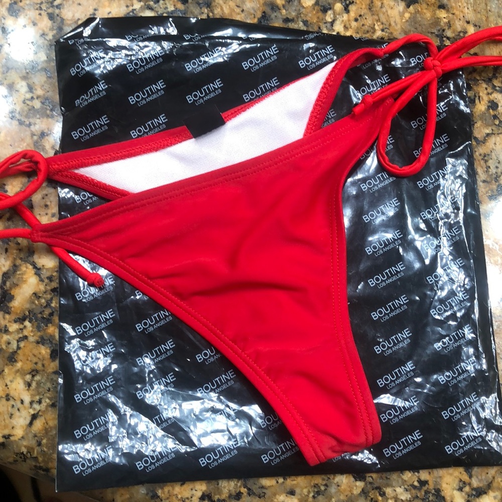 Red Boutine La thong ❤️❣️🌶🍒🐙